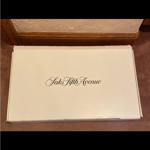 - Saks Fifth Avenue lg empty box